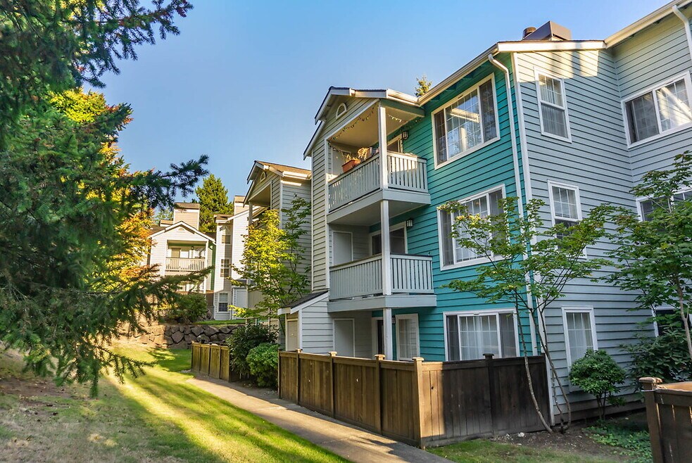 Evergreen Heights, Kirkland, WA 98034 - photo 1