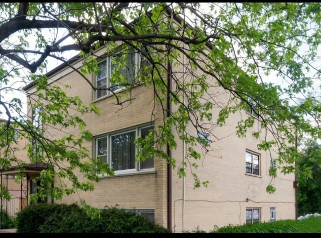 5908 Butterfield Rd unit B, Berkeley, IL 60163 - photo 2