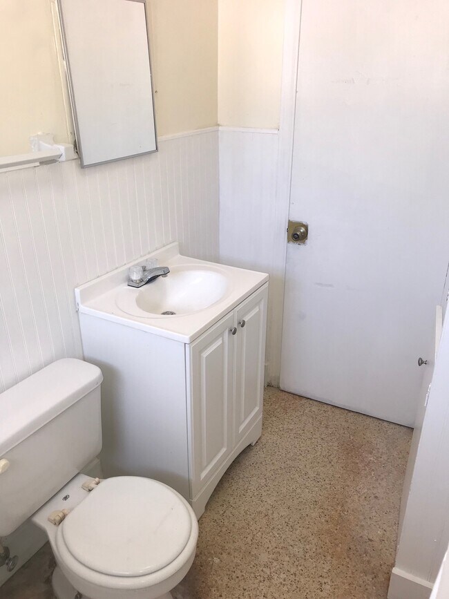 605 S 6th St unit 605, Fort Pierce, FL 34950 - photo 6