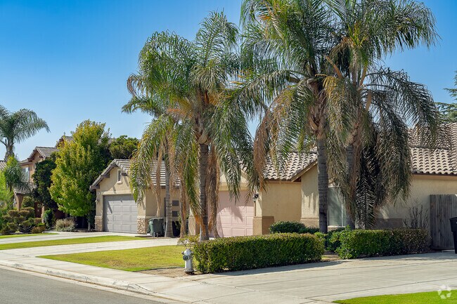 Palm trees line the yards throughout the Campus Park neighborhood.