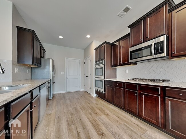 409 Atlas Ct, Locust Grove, GA 30248 - photo 7