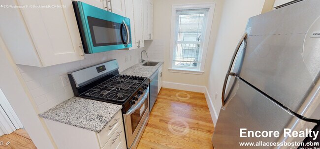 672 Washington St unit 3, Brookline, MA 02446 - photo 3