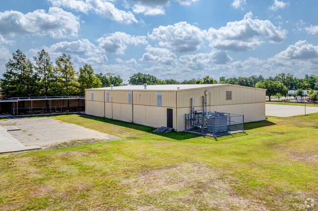 Modular building at Dunn Elementary School in Northview, TX.