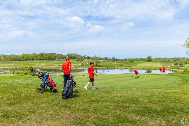 Drumm Farms Golf Course is right on the edge of the Glendale Neighborhood.