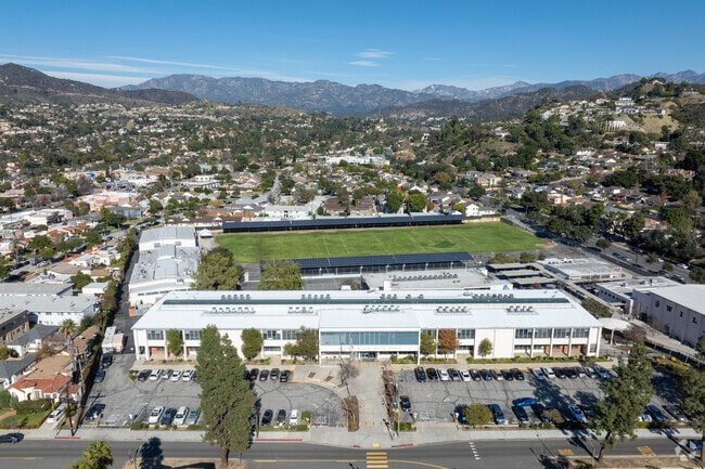 Woodrow Wilson Middle School is part of the Glendale Unified School District.
