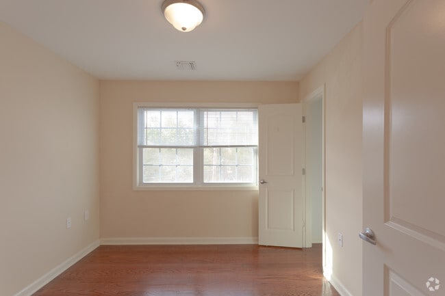 Affordable Luxury In the Heart of Avenel !, Avenel, NJ 07001 - photo 4