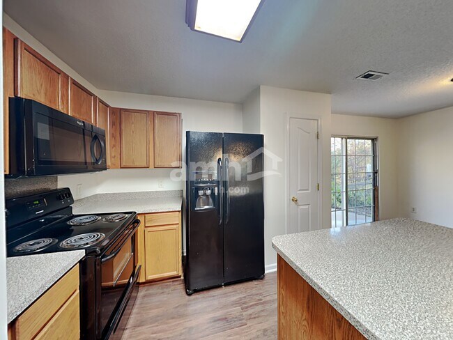 7739 Sullivans Trace Dr, Charlotte, NC 28217 - photo 4