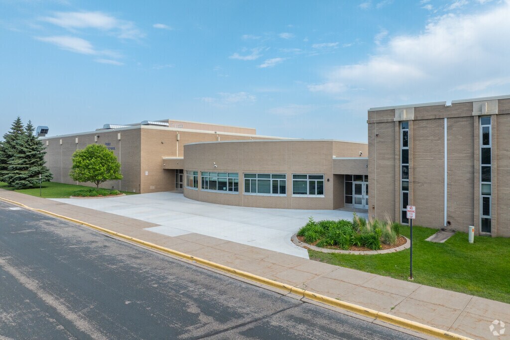 Osseo Middle School serves grades 6-8 with a student-teacher ratio of 19 to 1.