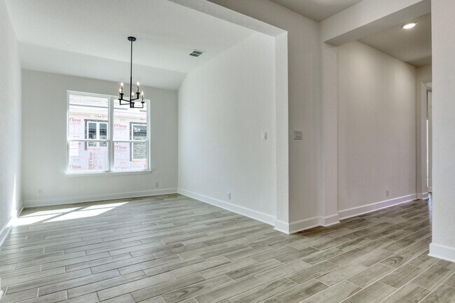 113 Annette Dr unit 36487115, Castroville, TX 78009 - photo 4