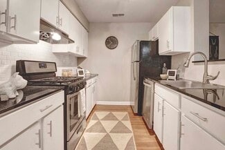 1 Crystal Hill Dr, Pomona, NY 10970