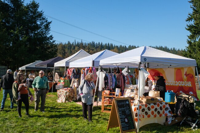 The Fall Y'all Farmers Market at Infinity Farm brings the Cedar Grove community together