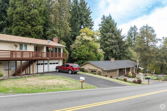 Homes under $500,000 tend to be lower in elevation in the southeast portion of the neighborhood.