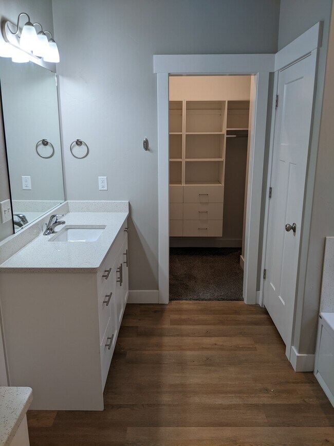 889 E 600 N, Hyde Park, UT 84318 - photo 7