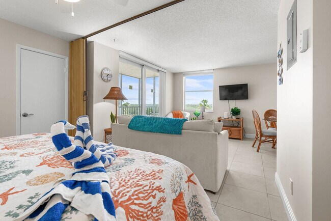 5600 Bonita Beach Rd SW unit ID1352875P, Bonita Springs, FL 34134 - photo 3