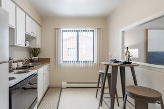 34800 Vine St, Eastlake, OH 44095