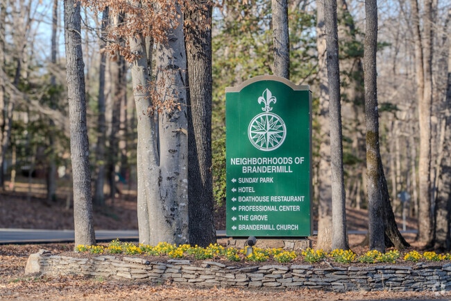 Neighborhood of Brandermill sign, located on Charter Colony Parkway