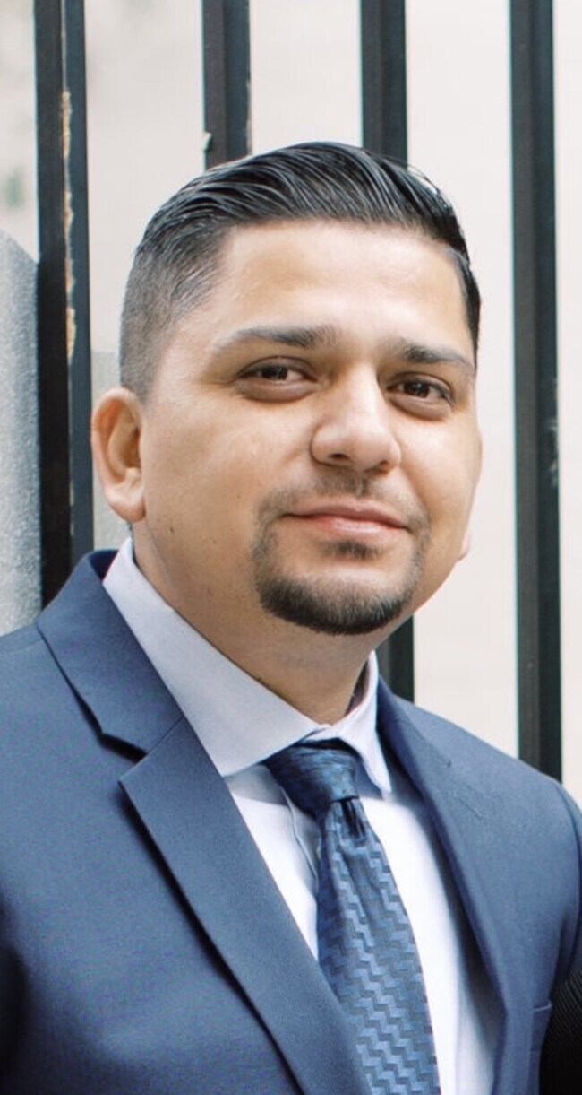 Agent Photo