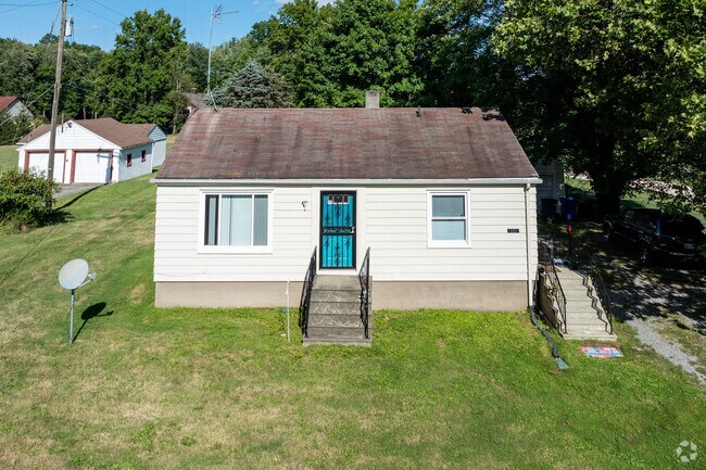 Small cottages are common in the Coitsville neighborhood.