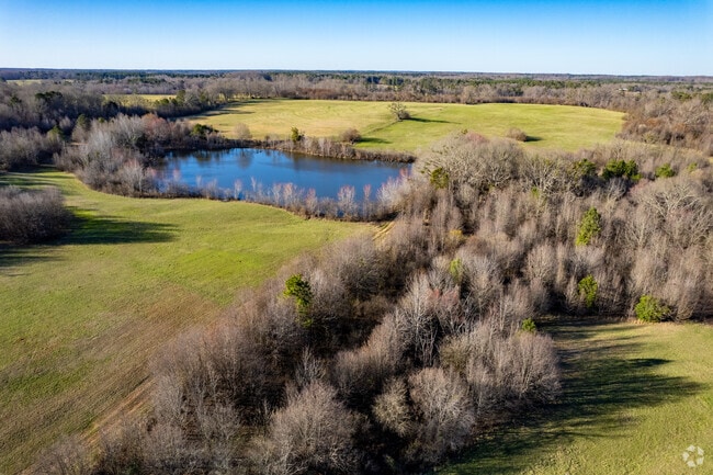 There is an abundance of beautiful farmland in Jasper County.