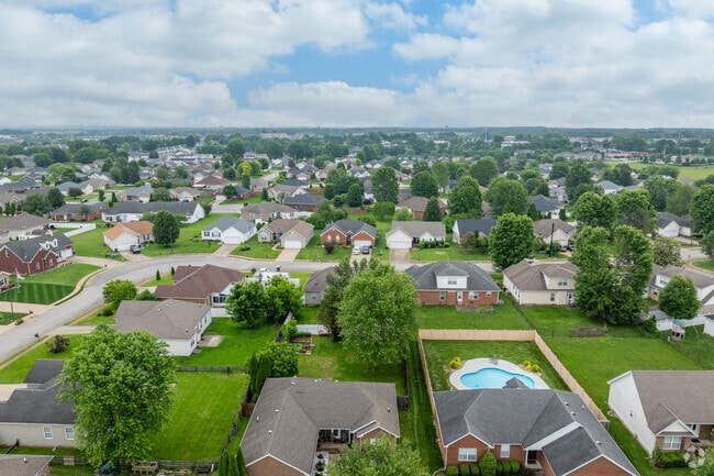 Fieldstone Farms is mostly a residential suburb of Bowling Green.