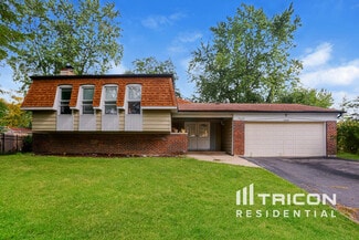 1020 Kent Ct, Bolingbrook, IL 60440