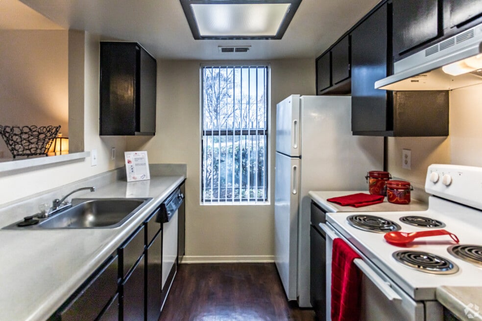 The Parkway, Memphis, TN 38115 - photo 1