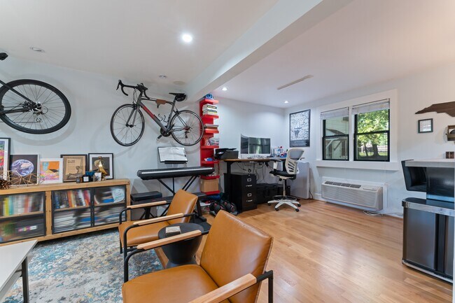 929 St Marys St, Raleigh, NC 27605 - photo 6