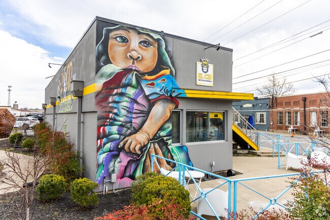 El Cid offers a good mexican meal and an artistic setting in Mentelle.