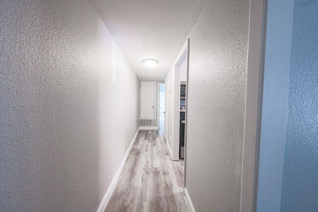223 SE 13th St unit 2, Grand Prairie, TX 75051 - photo 5