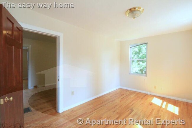 429 Franklin St unit 1-R, Cambridge, MA 02139 - photo 5
