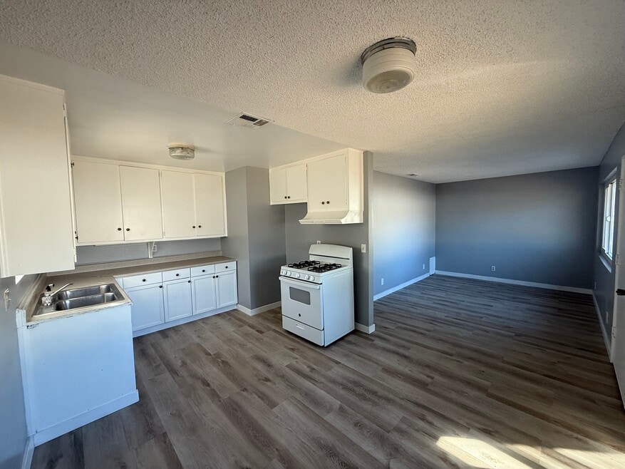 12498 3rd St unit 12498 3rd Street Yuc, Yucaipa, CA 92399 - photo 1