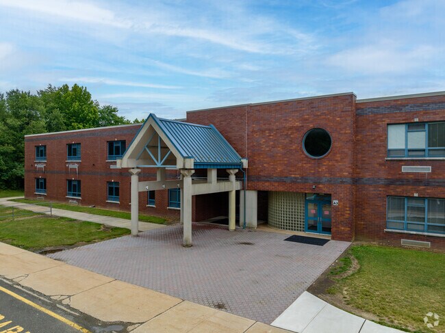 Manalapan Englishtown Middle School Rankings Reviews Homes com Manalapan Englishtown Middle School Rankings Reviews Homes com