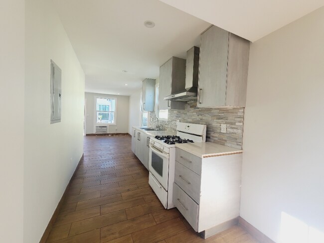 1413 E 53rd St unit 14, Los Angeles, CA 90011 - photo 3