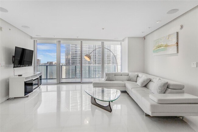 200 Biscayne Boulevard Way unit 1406, Miami, FL 33131 - photo 2