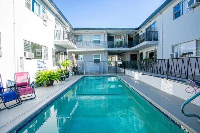 1211 Detroit N St unit 16, West Hollywood, CA 90046 - photo 2