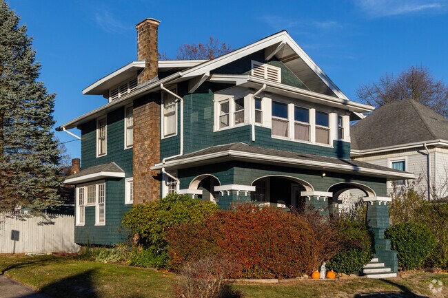 Beautiful Craftsman style homes are sprinkled throughout Labelle.
