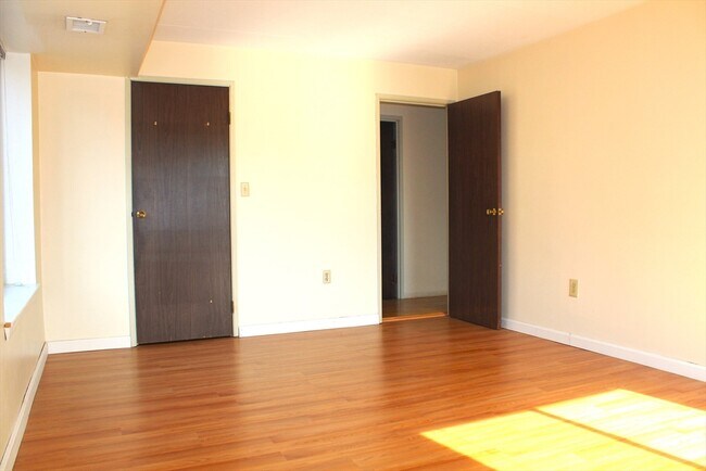 1243 Beacon St unit 7D, Brookline, MA 02446 - photo 4