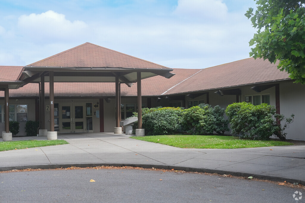 Washington Elementary School in the Downtown Auburn neighborhood.