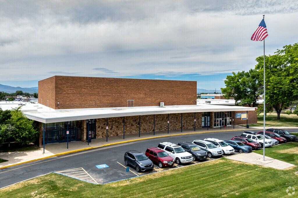 Mount Logan Middle School is a public school educating about 1200 students.