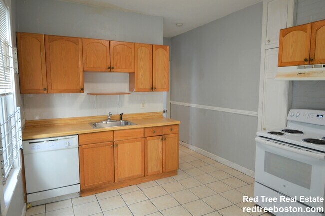 31 Chester St unit 1, Allston, MA 02134 - photo 4