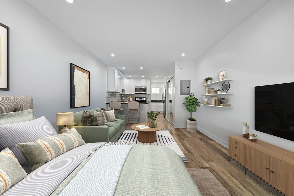 1240 W 29th St unit 4, Los Angeles, CA 90007 - photo 1