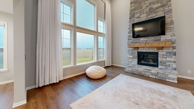 4763 Denton Dr, Zionsville, IN 46077 - photo 2