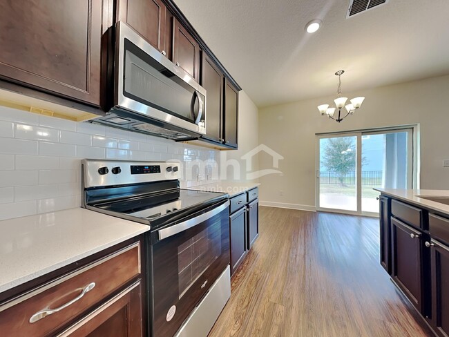 3233 Bridge Haven Dr, Wesley Chapel, FL 33543 - photo 3