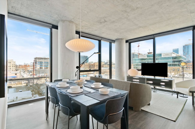 155 N Elizabeth St, Chicago, IL 60607 - photo 3