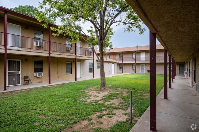 Yucca Flats Apartments, Carlsbad, NM 88220 - photo 4