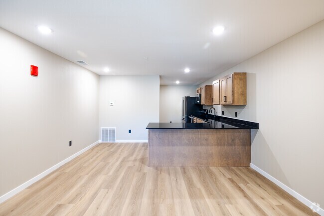 Woodland Hills Townhomes – Comfortable & Convenient Living in Sioux City!, Sioux City, IA 51104 - photo 5