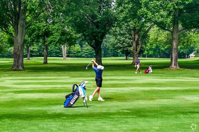Brookside Golf and Country Club is located only a couple of minutes away from Olentangy Highland