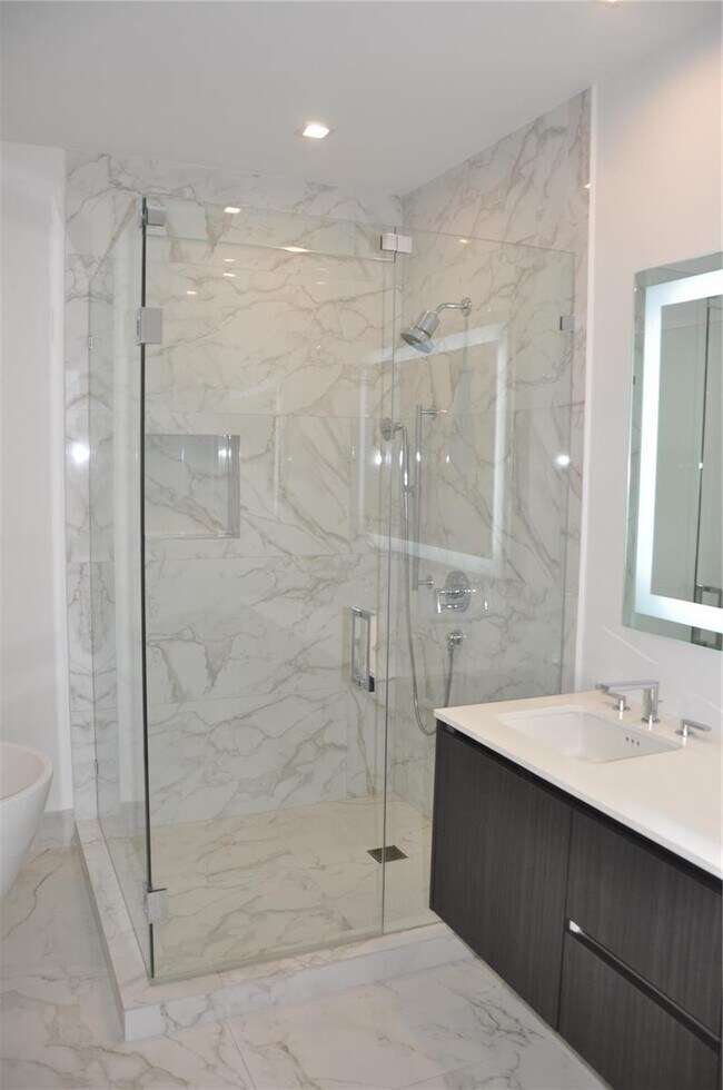 275 Giralda Ave unit 6F, Coral Gables, FL 33134 - photo 5