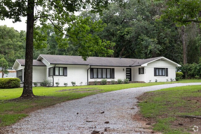 Jackson Heights is a well-established Mobile neighborhood with many quaint mid-century ranches.