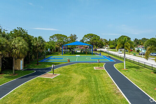 Southgate Park has a beautiful playground, basketball court, and outdoor workout in Fair Gate.